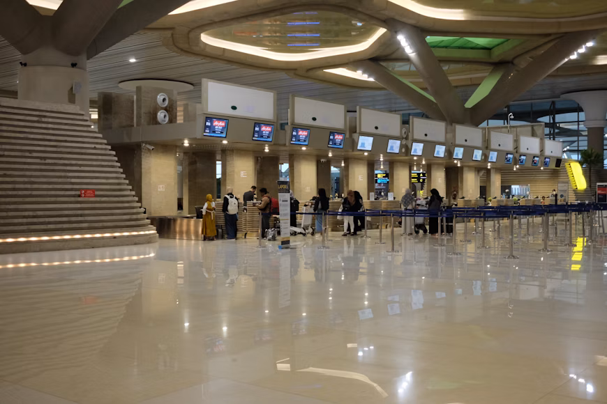 The modern interior of Terminal 3 at Delhi Indira Gandhi International Airport (DEL).